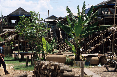 Thatch huts on Stilts in Kompong Chhnang